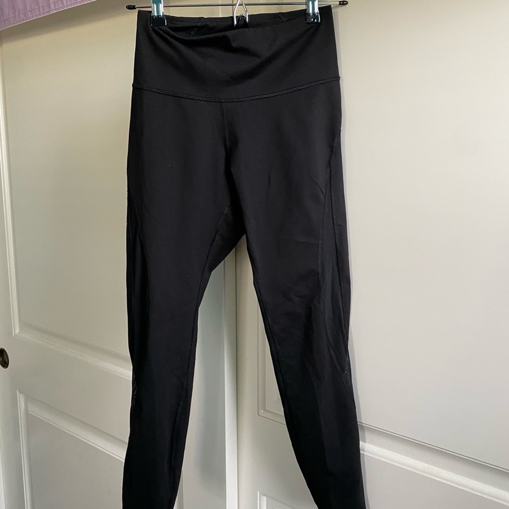old navy leggings
size small 
mesh detail